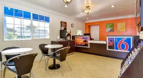Motel 6 Garden Grove - Image 3