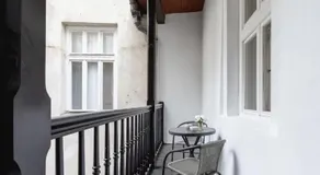 Heart of the City Apartments Market Square Cracow by Noclegi Renters - Image 5