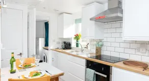 Kelston View by Cliftonvalley Apartments - Image 2