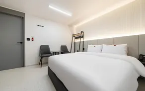 EG Stay Hotel - Image 2