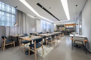 Home Inn Neo Zhuhai Gongbei Port Light Rail Terminal - Image 4
