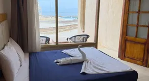 Zain Dive Inn - Image 2