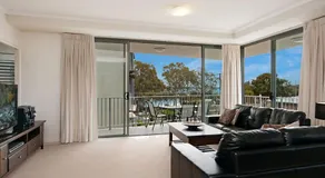 Spectacular Unit Overlooking Pumicestone Passage - Welsby Pde, Bongaree - Image 2