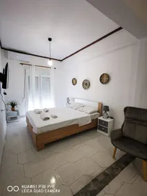 Vicky's Apartment (5m from sea) - Image 2