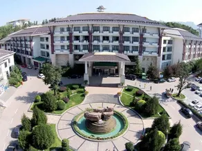 Bailu Hotspring Hotel - Image 2
