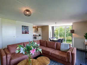 Villa with Lake Views - Image 2