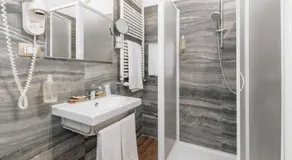 Hotel Astoria - Image 2