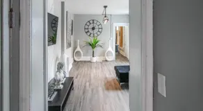 ☆☆ Modern Coed Dorm In Reading ☆☆ - Image 2