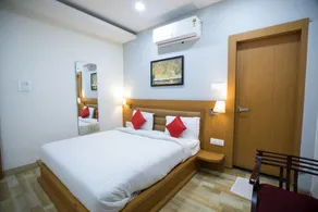 Banyan hotel and restro - Image 2