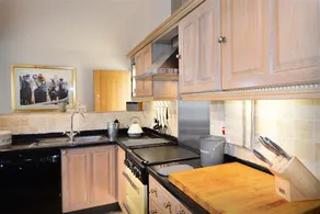 Sansoms Loft Cotswolds Home near Oxford - Image 3