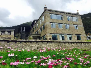 Hotel Blanche Yading - Image 4