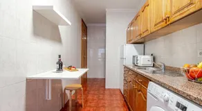 Host Wise - Rustic Bright Flat - City Centre - Image 3