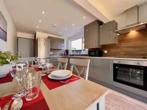 Curzon House One - Great for Contractors or Family Holidays - Image 5