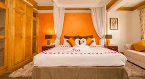 Marble Arch Hotel - Image 2