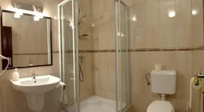 Adler Hotel - Image 2