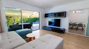 Luxury Semi-Detached House with a Pool near the Sea - Image 2