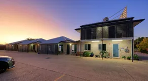 Emerald Park Motel - Image 2