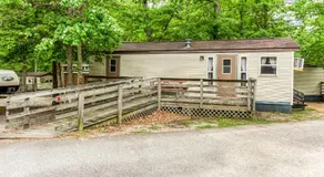 Williamsburg Camping Resort 38 ft. Park Model 5 - Image 2