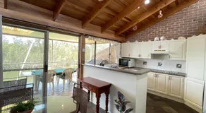 BasinWaterStays Waterfront Jetty - SHARE Home - Brm2 QueenBed room - Shared Bathroom - see Profile & Photos - Image 4