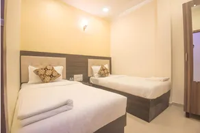 Hotel Golden Galaxy - Santacruz East - Image 2