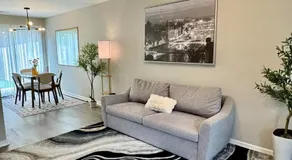 Modern Entire 2-Bedroom House for 6 Guests at University City - Image 2