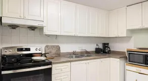 Two bedrooms basement apartment - Image 3