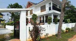 JMJ Riverview Homestay - Image 5