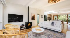 Arlo Beach House - Beachside, Pet Friendly, Fireplace - Image 2