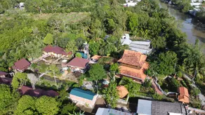 Brown House Resort - Image 3