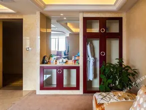 Aoti Hotel - Image 2
