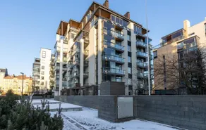 A luxurious apartment with sauna and terrace - Image 2