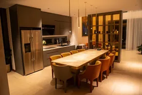 Luxury villa with 4 bedrooms - Image 4