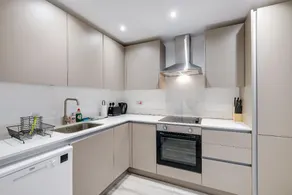 Modern 1 Bedroom Apartment Town Centre Camberley - Image 5