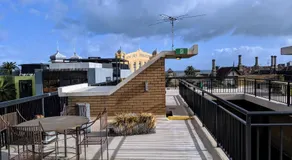 Entire Studio Apartment in St Kilda FREE PARKING WIFI BEACH WALK - Image 4