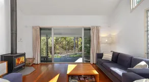 Boathouse 1 Hyams Beach - Image 2