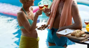 The Pool House Bed & Breakfast - Napier with a Fully Equipped Kitchenette & BBQ - Image 4