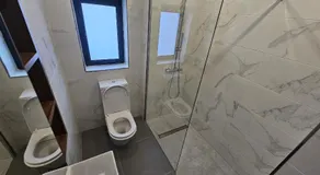 Apartment with pool - Image 5