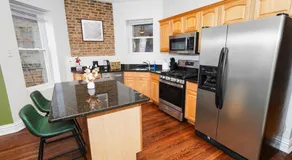 King Bed 6BR Chicago with Pool Table Sleeps 16 Near Humboldt Park - Image 4