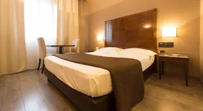 Hotel Motel Ascot - Image 2