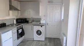 Peaceful and Comfortable Guest Residence in Chorlton, Manchester - Image 2