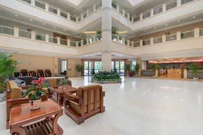 Lv Zhou Hotel - Image 3