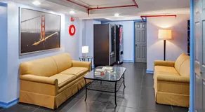 Central Park West Hostel - Image 3