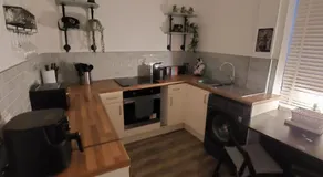 Harrys Hideaway Cottage - Image 3
