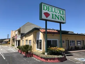 Deluxe Inn - Image 2