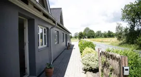 Værelse, tv-stue og spiserum uden vand, ikke køkken, på første sal , eget badeværelse i stueetagen - Image 4