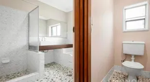 Room 44 - Image 5