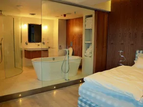 One Room Hotel - Image 2