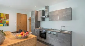 Family room, shower, toilet, 1 bed room - Image 4