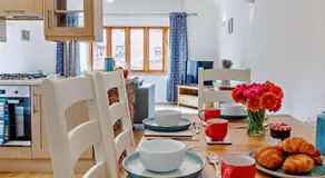 2 Bed in Wellington oc-00467 - Image 3