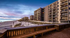Great beachfront condo pool & tennis courts - quick drive to dining - Image 4